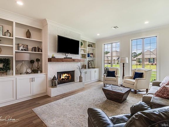 2nd image of 218 Danielle Dr
