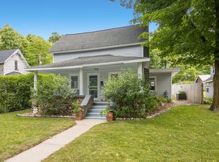 10884 Platte St, Honor, MI 49640