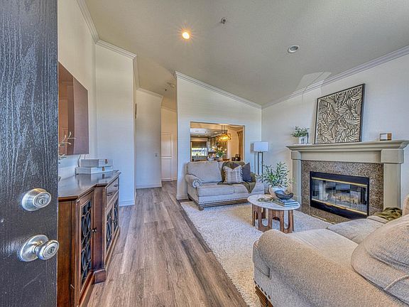 3rd image of 1066 Eagle Dr