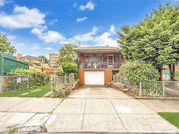 4th image of 2951 Wallace Ave