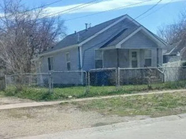 1305 E 26th St, Des Moines, IA 50317