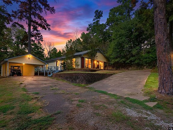 3rd image of 1656 Pineview Ln