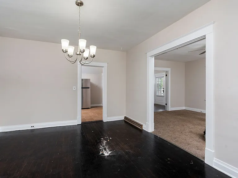 112 Biltmore St — Photo 4