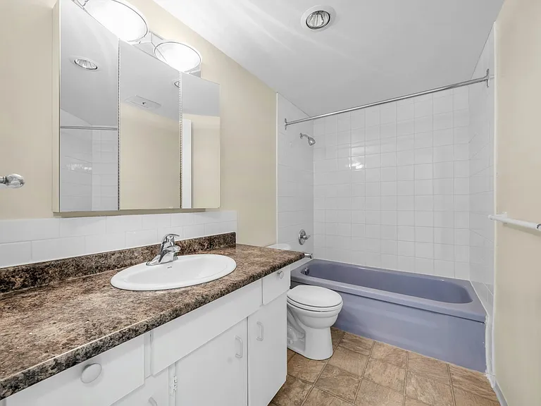 1655 Chesterfield Ave #109 — Photo 9