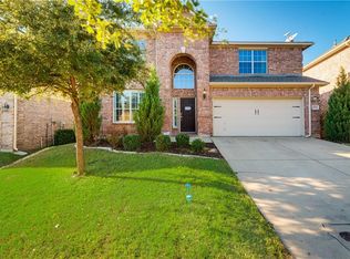 9025 Silsby Dr, Fort Worth, TX 76244