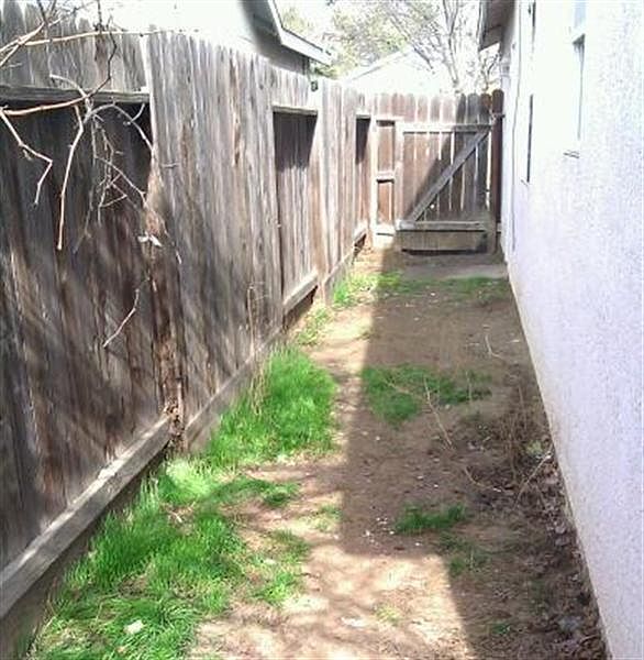 2nd image of 1327 Autumn Ct