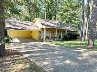 225 Iris Park Dr, Pineville, LA 71360