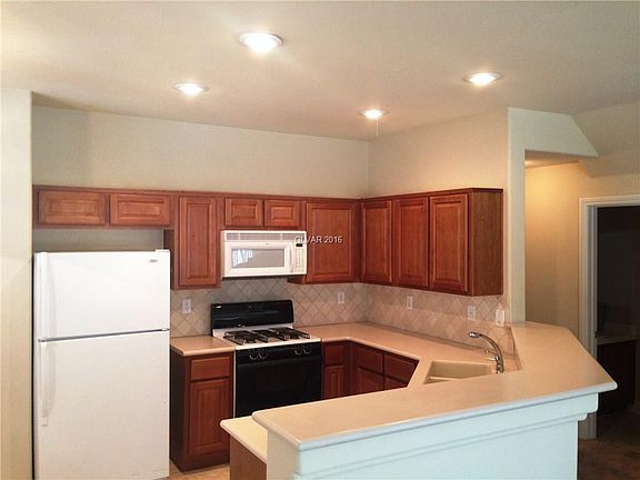5th image of 1070 Cryer Ct Unit 2