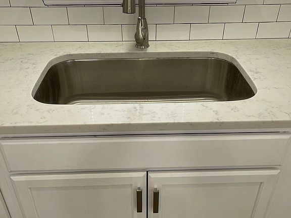 4th image of 3692 Crosby Dr Unit A