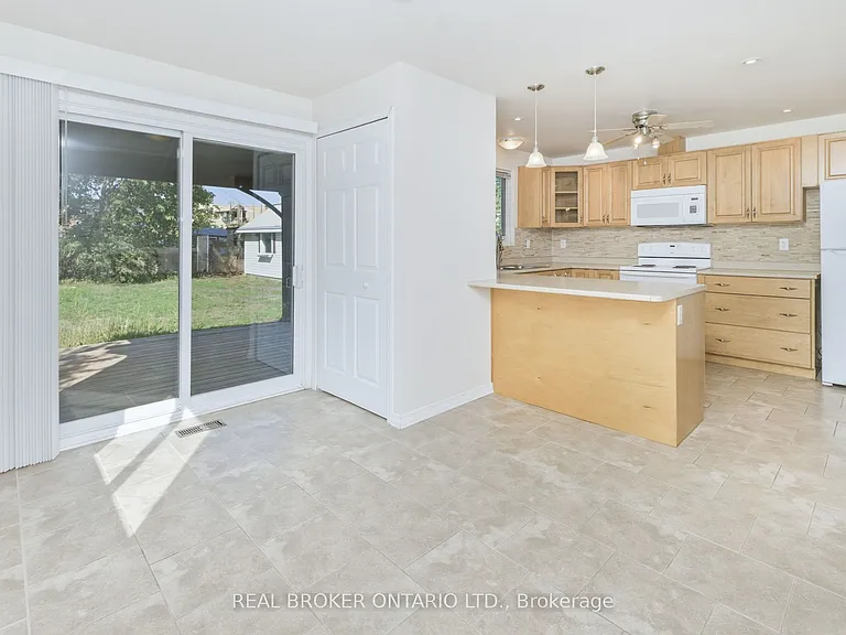 35 Victoria St — Photo 23