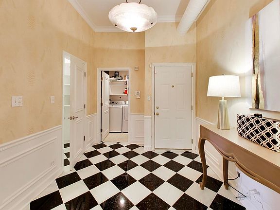 5th image of 1016 W Madison St APT 4S