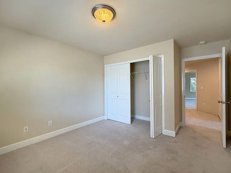 913 273rd Pl SE — Photo 34