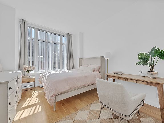 4th image of 325 5th Ave APT 17F