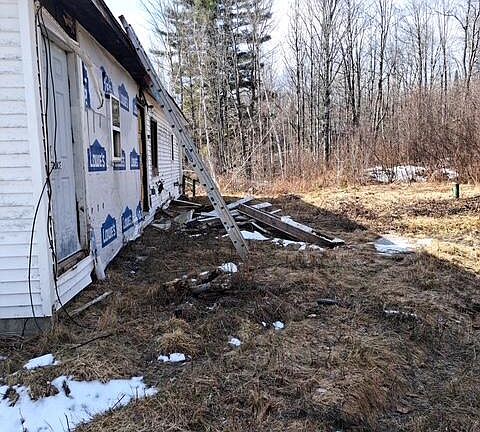 3rd image of 527 Canaan Road