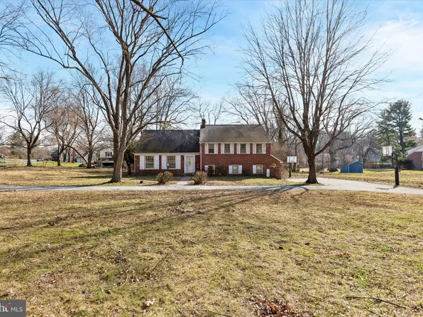 1450 Thomas Rd, Wayne, PA 19087