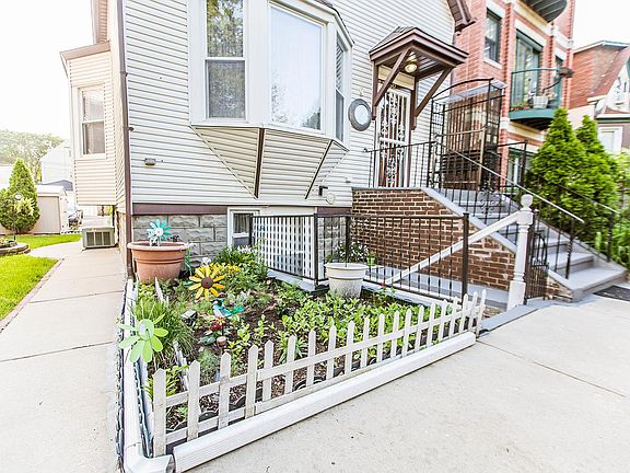 5th image of 2842 N Hamlin Ave Unit 3