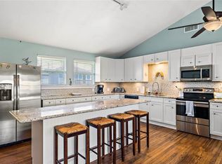 4020 Oleander Dr, Galveston, TX 77554