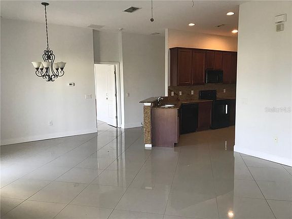 4th image of 1991 Estancia Cir #16A