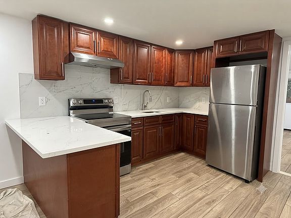 3rd image of 60-88 67th Ave #1