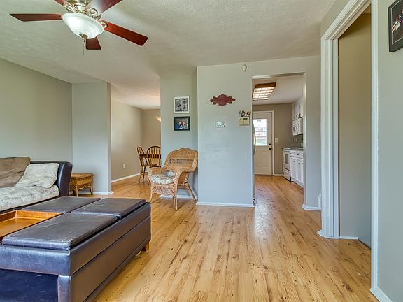 4th image of 227 Fairborn Dr
