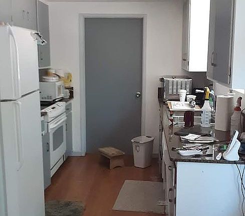 3rd image of 4290 Woodview Ln