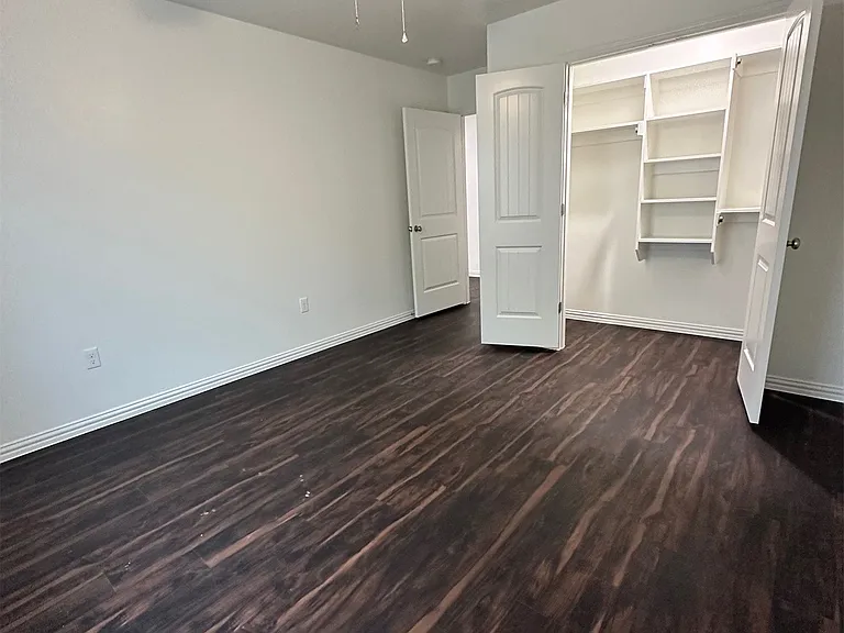 203 E Mulberry St — Photo 7