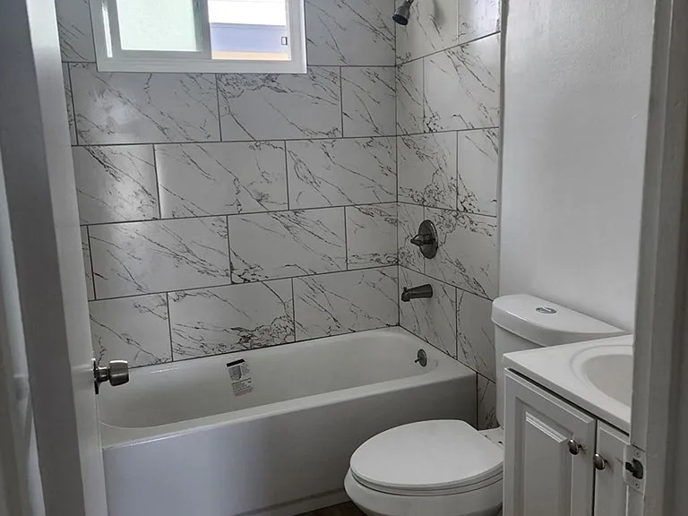 24319 Narbonne Ave — Photo 4