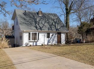 41 Beach Dr, Lake Tapawingo, MO 64015