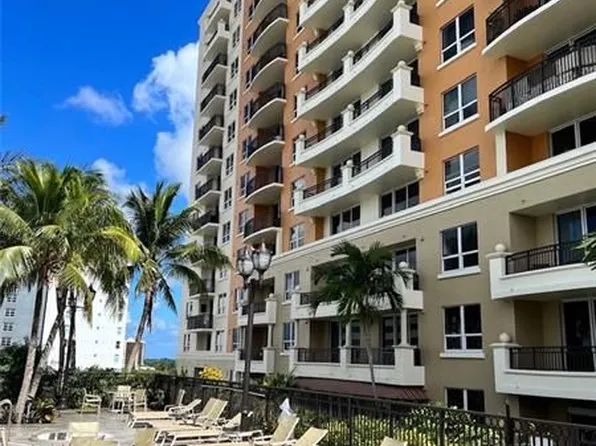 3232 SW 22nd St #117, Miami, FL 33145