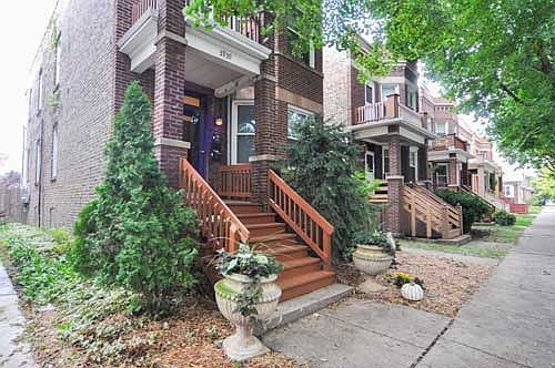 2nd image of 3939 N Mozart St