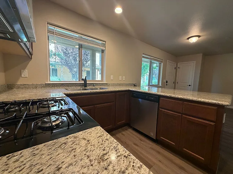 1194 Velarde Cir — Photo 20