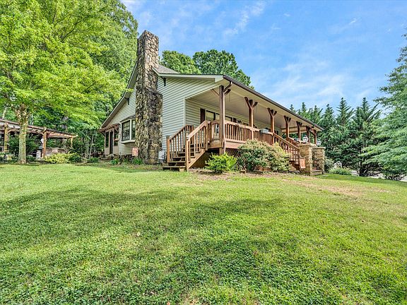 3rd image of 1189 Steep Hill Ln