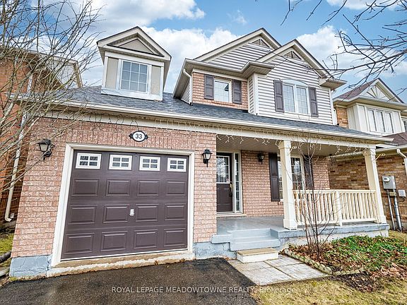 3rd image of 33 Sugarhill Dr