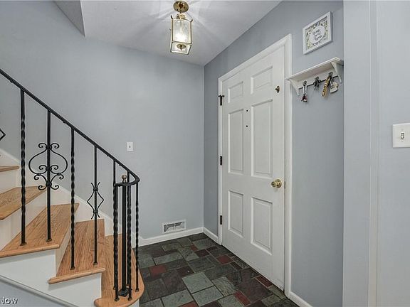 2nd image of 20339 Mercedes Ave