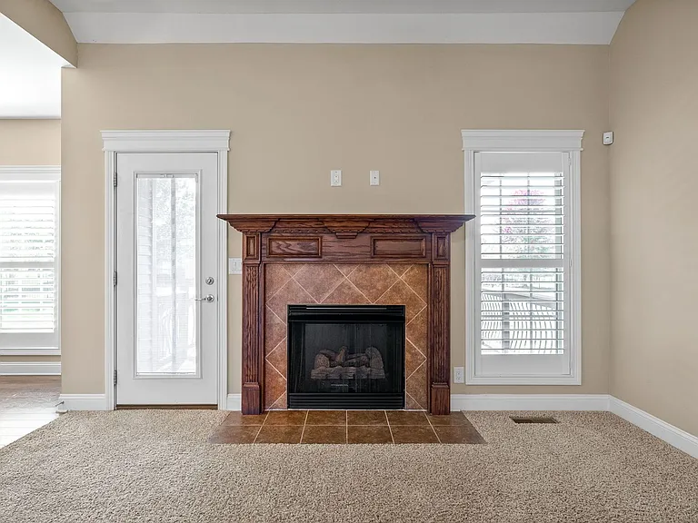 126 Parkland Cir — Photo 5