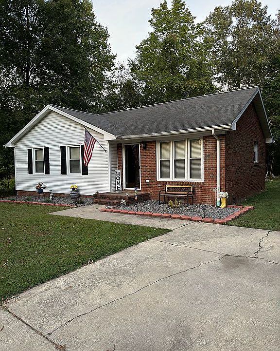 2nd image of 416 Billie Harris St
