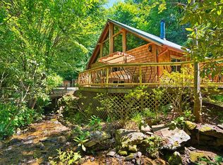 33 Hemlock Creek Dr, Franklin, NC 28734