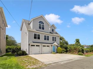 9 Jenny Ln, Narragansett, RI 02882