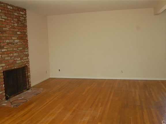 3rd image of 1605 N Linwood Ave