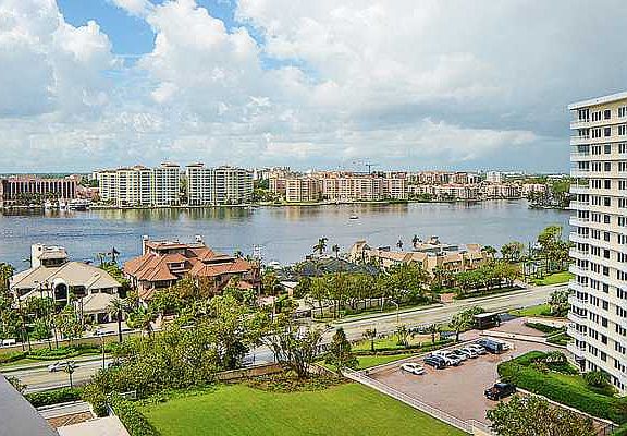 Home For Sale In Sabal Point