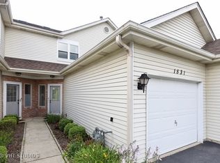 1531 Darien Lake Dr, Darien, IL 60561