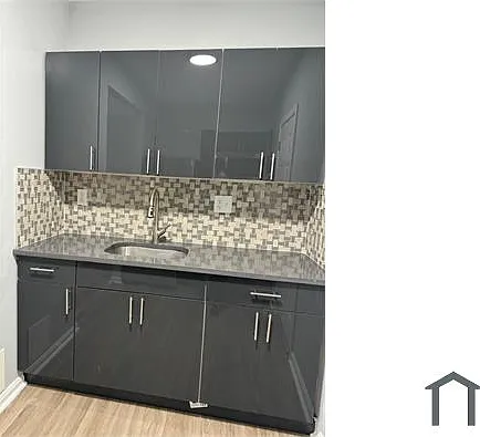 2 bed, $1,900 — Photo 2