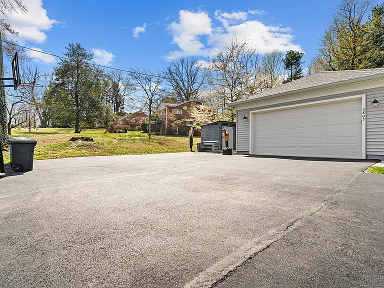 3803 Estel Rd — Photo 3