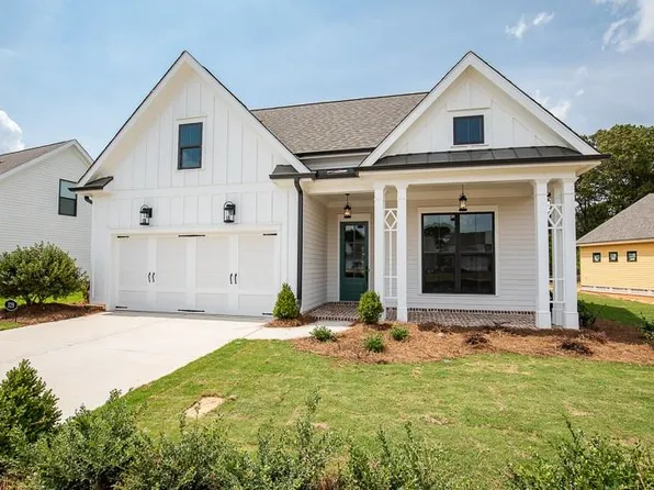 151 High Point Dr, Hoschton, GA 30548