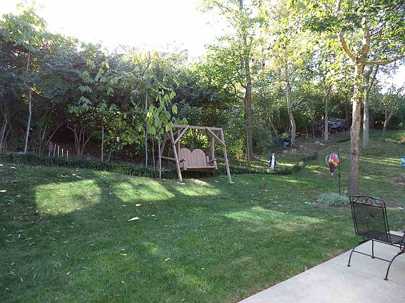 5th image of 4 Arbor Dr
