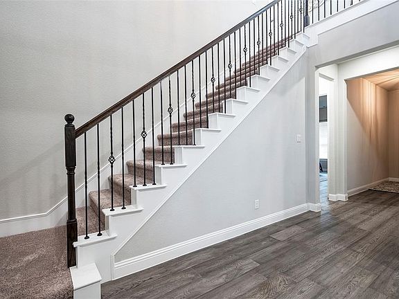 4th image of 12715 Royal Oaks Ln