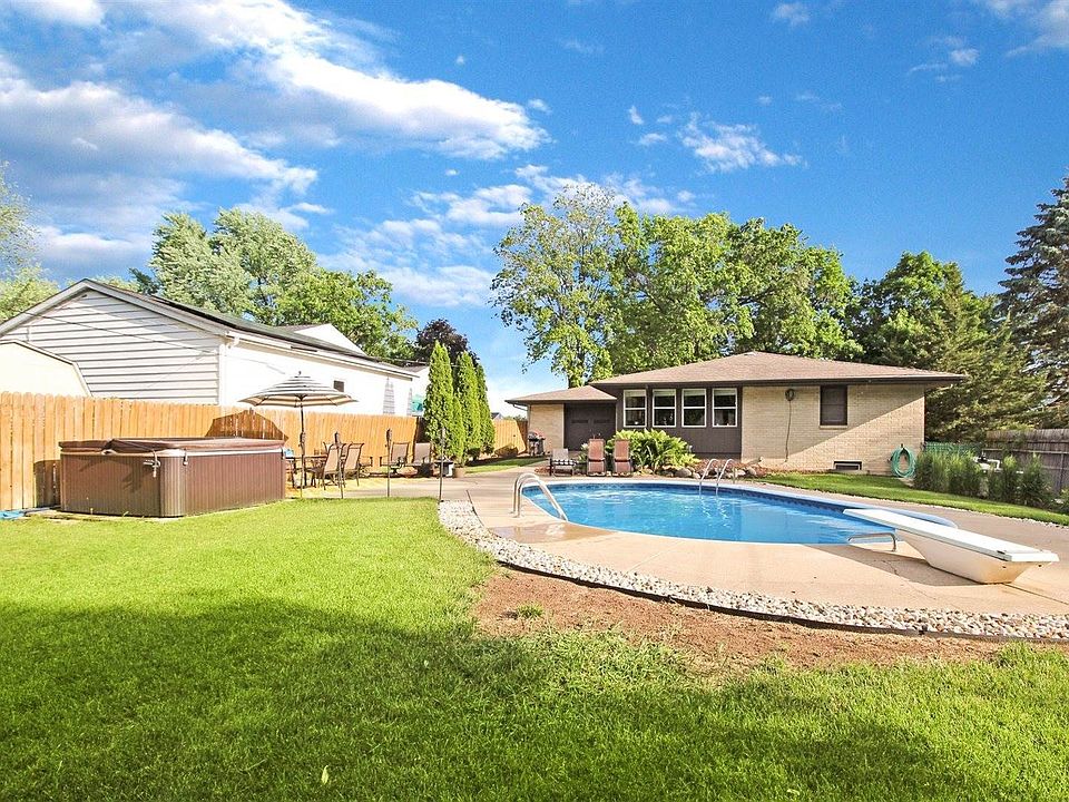1st image of 112 Sycamore Ln