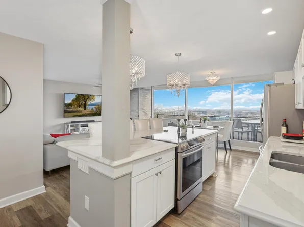 1000 Urlin Ave APT 616, Grandview, OH 43212