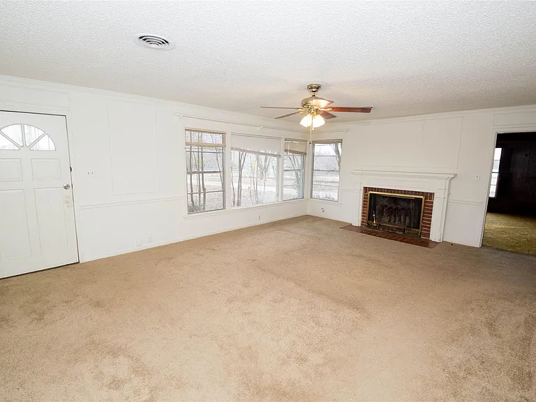 2047 FM 2933 — Photo 16