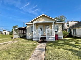 1014 W 4th St, Freeport, TX 77541